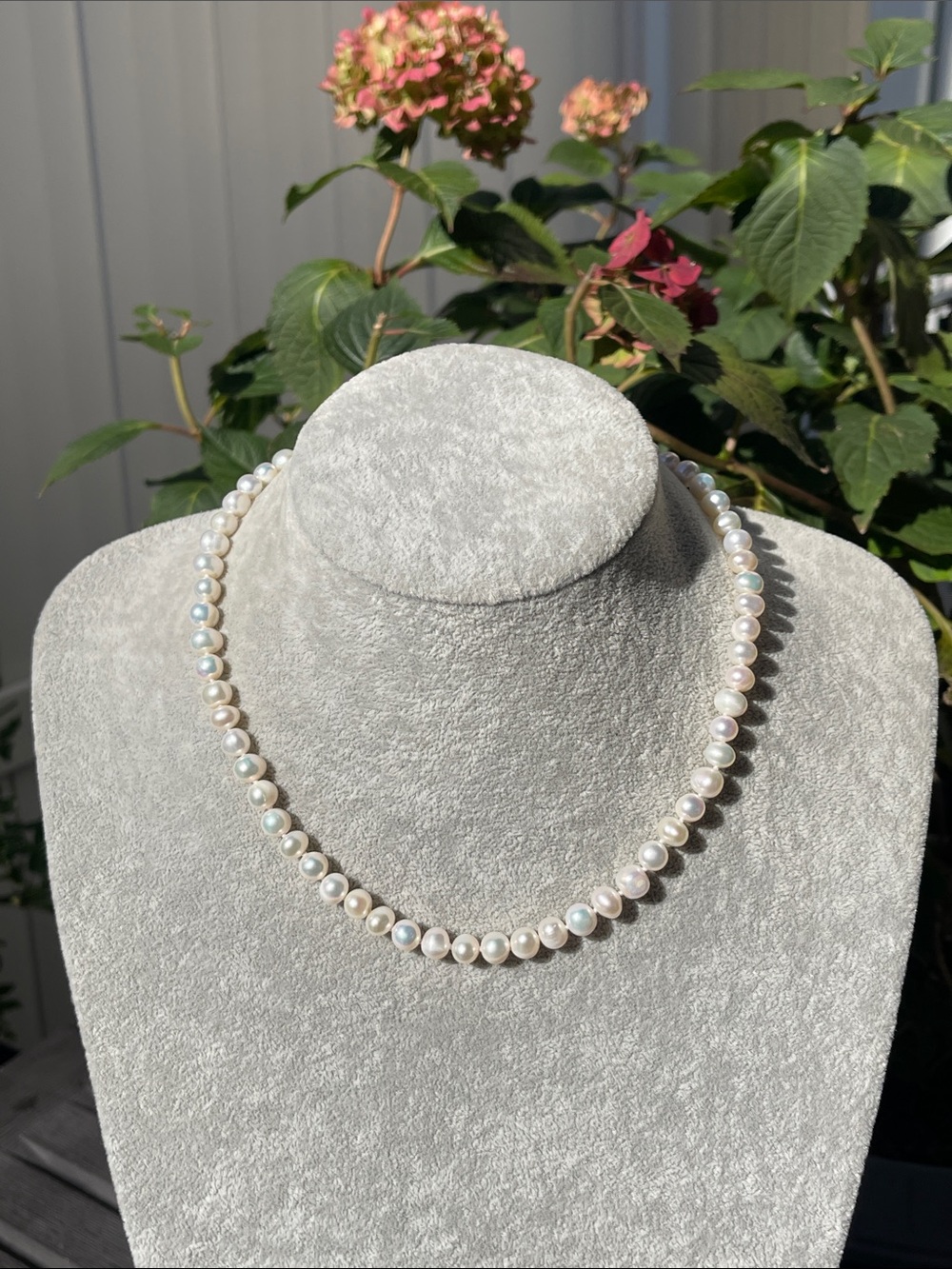 Women’s Classic Freshwater Pearl 18” Necklace - Picture 6 of 12